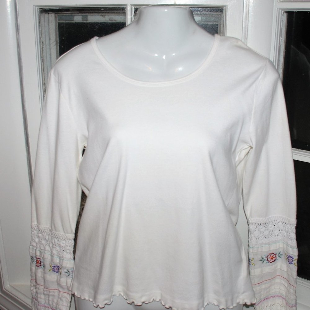 Vintage Like New Embroidered Boho Pullover